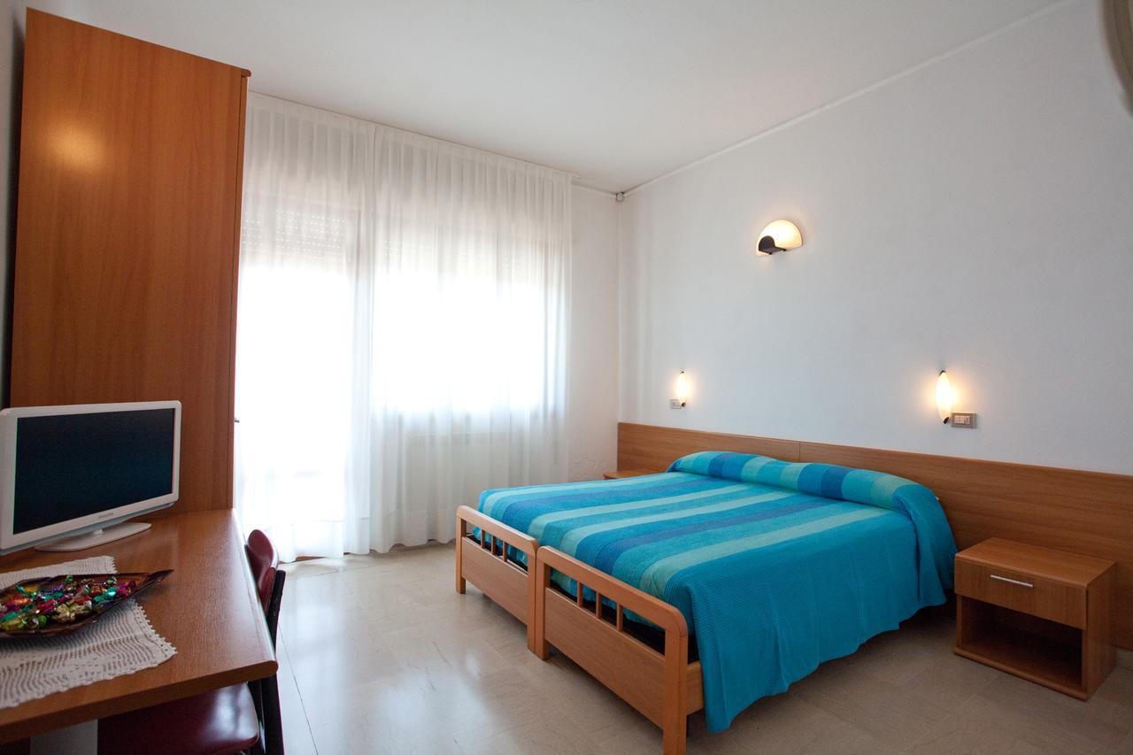 Hotel Caravel Sottomarina Exterior foto